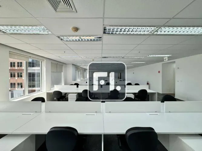 Conjunto comercial 1.093m Mobiliado para locação ou venda no Brooklin.