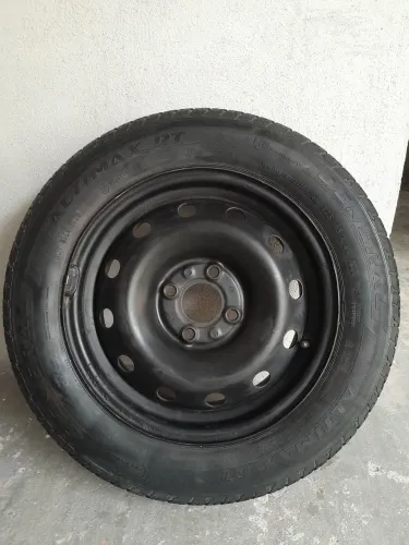 Pneu completo original da Fiat 