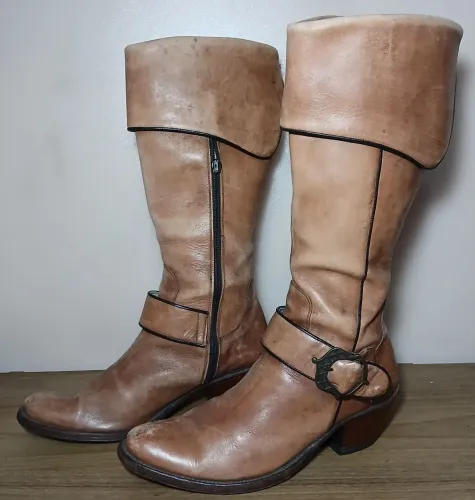 Bota tony mora 2238 couro 38,5 - precisa trocar o cursor do zíper