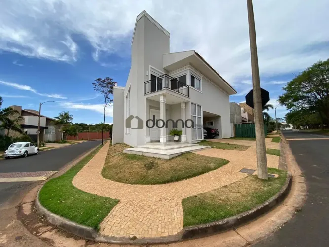 Sobrado à venda, 5 quartos, 5 suítes, 2 vagas, Flamboyant Residencial Park - Uberaba/MG
