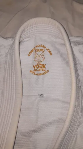 KIMONO NOVO,, A2. BRANCO. MARCA : VOUK. NUCA FOI USADO 500 REAIS