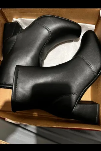 Bota feminina n38,usada apenas uma vez