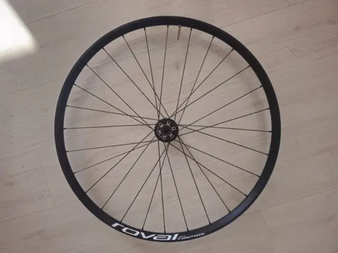 RODA DIANTEIRA ROVAL (SPECIALIZED) ARO 29 ALUMÍNIO
