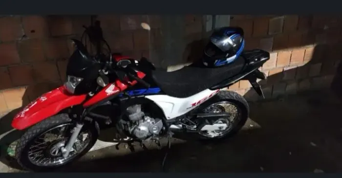 Vendo moto Honda Bros 160 ano 2016