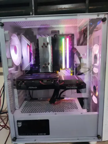 PC GAMER RYZEN 7 5700X 16GB RAM .RX 6600.