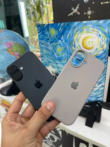 iPhone 16