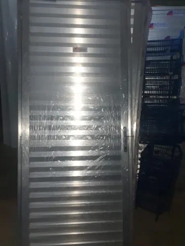 porta veneziana de alumínio natural tamanhos 2,10 por 60/70/80 599,90 a vista