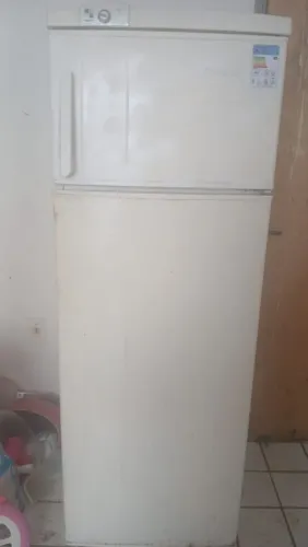 Vendo geladeira duplex NÃO É FROST FREE