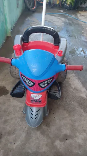 Carrinho de passeio triciclo infantil 