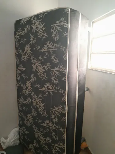 Vendo essa cama de solteiro em ótimo estado