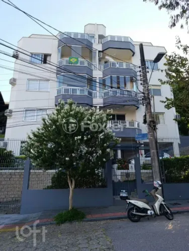 Apartamento à venda Rua São Pio X, Coqueiros - Florianópolis
