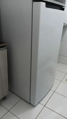 Geladeira midea