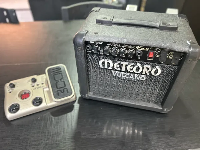 KIT PARA GUITARRA - Cubo Meteoro + Pedaleira Zoom | Pronto para tocar!
