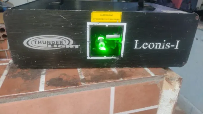 Vendo um par de laser Leonis -l Green