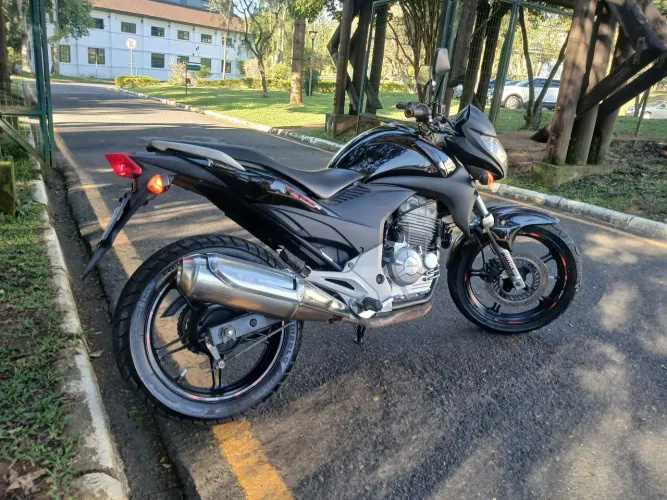 Honda cb 300 2011 ótimo estado aceito trocas