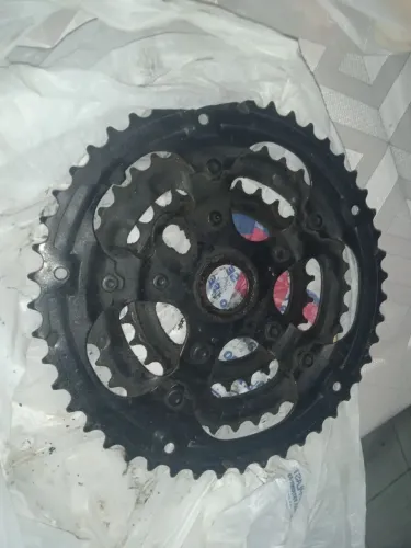 vendo essa coroa tripla e esse guidão já com a mesinha 