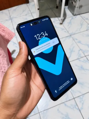 Vendo celular Tecno spark go 2024