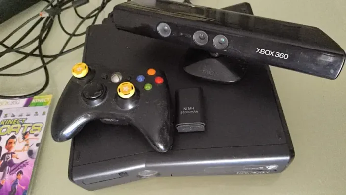 Xbox 360 desbloqueado 1 controle + jogos + Kinect