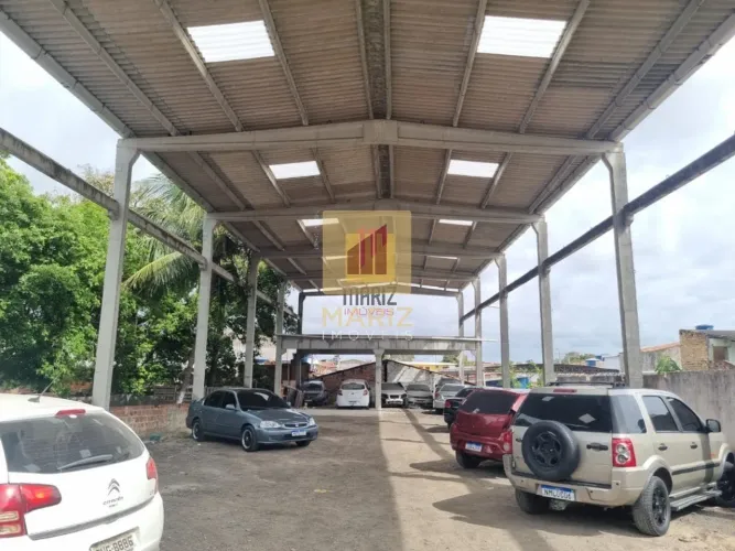 Aluguel de Galpão Comercial de Alto Padrão no Prado, Maceió-AL: 2 Salas, 1 Banheiro, 30 Va
