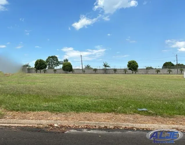 VENDE-SE Lote em condomínio NO PORTAL DOS NOBRES - MARÍLIA/SP