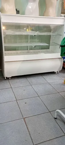 Balcão vitrine natural 