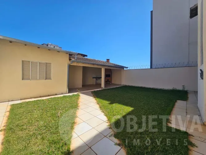 Casa para aluguel, 4 quartos, 3 suítes, 4 vagas, SANTA MONICA - UBERLANDIA/MG