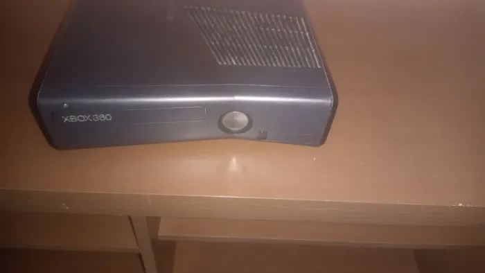 VENDO XBOX 360 DESBLOQUEADO LEIA DESCRIÇÃO