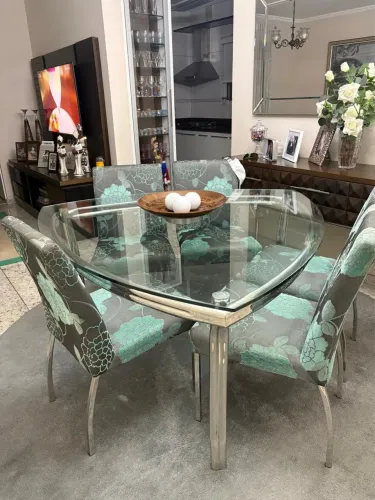 Mesa de inox com tampo de vidro - 5 lugares