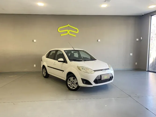 Ford Fiesta Sedan SE 1.6 8V Flex 4P 2014