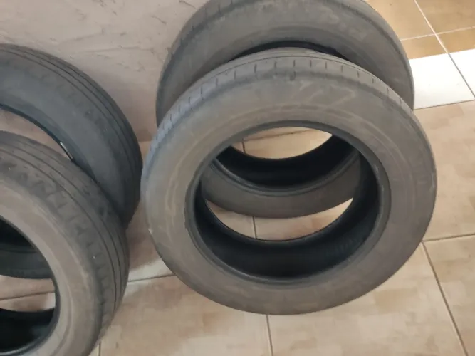 Vendo 4 pneus aro 15