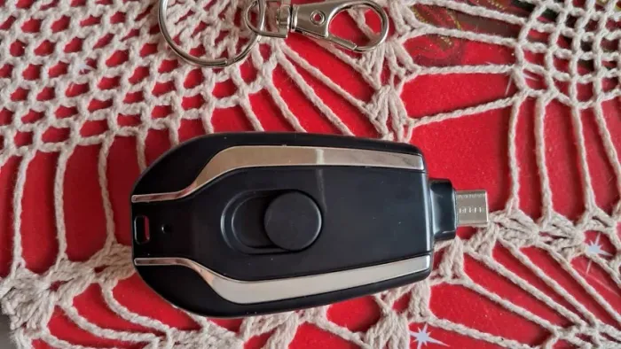 chaaveiro com funcao pra carreegar o seu celular