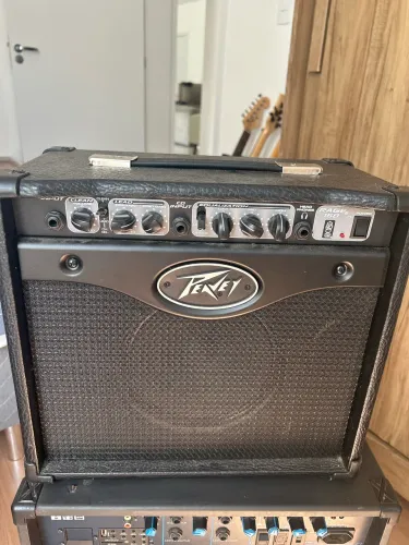Amplificador de guitarra Peavey Rage 158