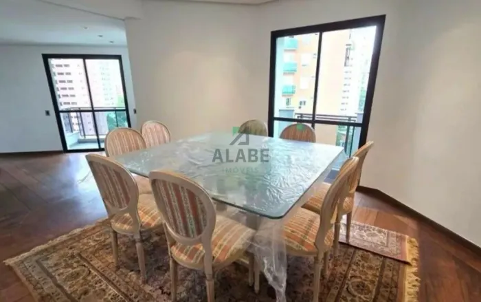 Apartamento 149m² em Moema 3 dormitórios, 1 suíte e 2 vagas - Oportunidade abaixo do merca