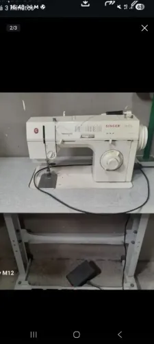 Máquina de costura  singer facilitar 