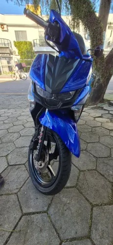 Vendo neo 125 2022 com 15000 km sem detalhes