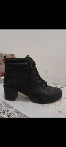 Bota coturno preto
