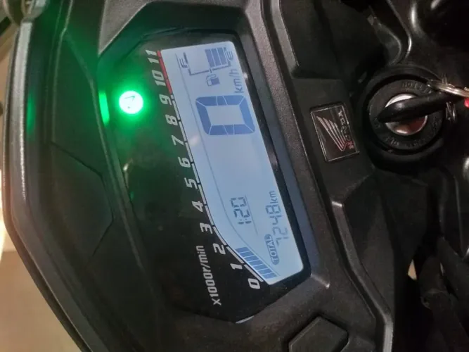 Moto em ótimo estado primeiro dono