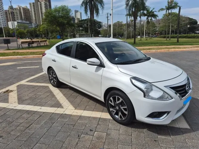 Nissan Versa Unique 1.6 16V Flex 4P Mec. 2016