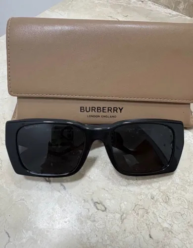 Óculos de Sol Burberry Poppy - Original