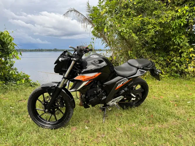 Vende-se moto Fz25