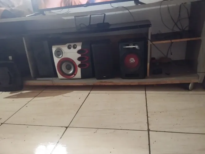 Vendo caixas e som com duas corneta