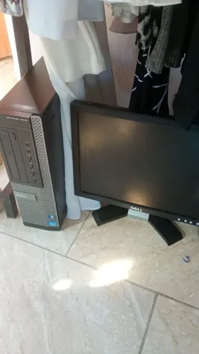 Computador Dell e monitor Dell,CPU está sem processador e sem memória,as peças estão boas