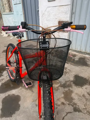 Vendo bicicleta aro 26 cesta instalada hoje