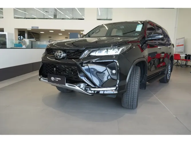 Toyota Hilux SW4 Diamond 2.8 TB 4X4 Die. Aut. 2024