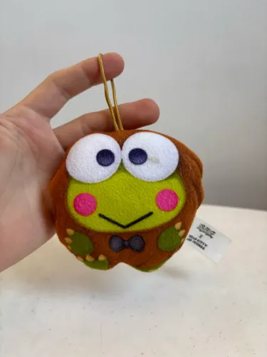 Chaveiro Pelúcia Keroppi Hello Kitty and Friends x Yu-Gi-Oh