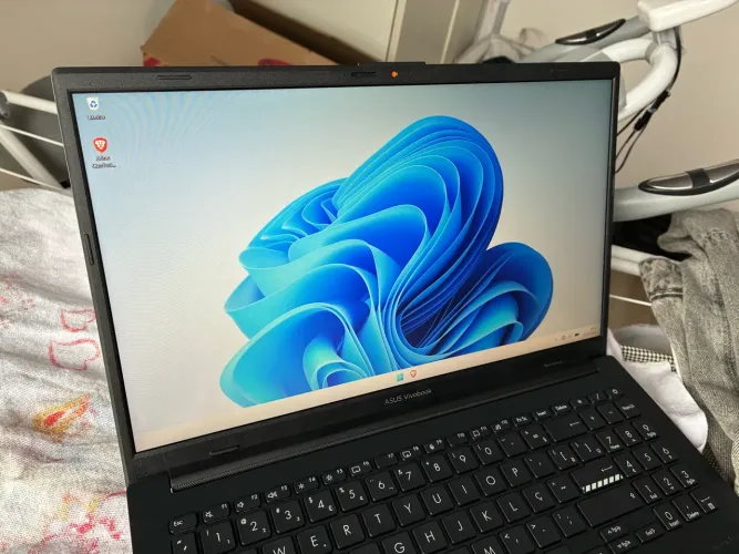 ASUS Vivobook GO