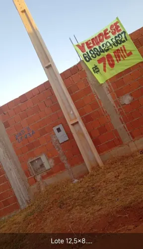 Vendo Lote 12,5x8 valor 70 mil.