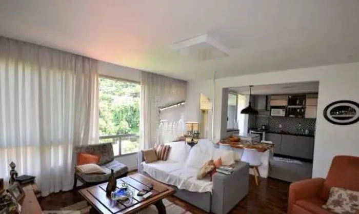 Apartamento : / Residencial / Laranjeiras