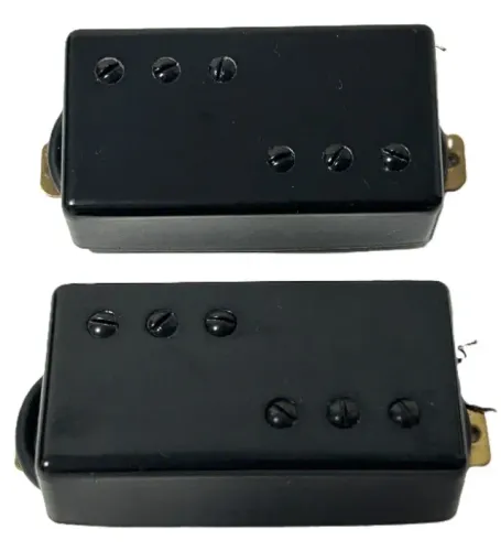 Par de captadores humbucker offset pretos, fabricados na Coreia.