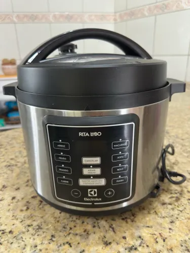 Panela de Pressão Elétrica Electrolux PCC15 220V (Rita Lobo) - Semi Nova, Pouco Uso
